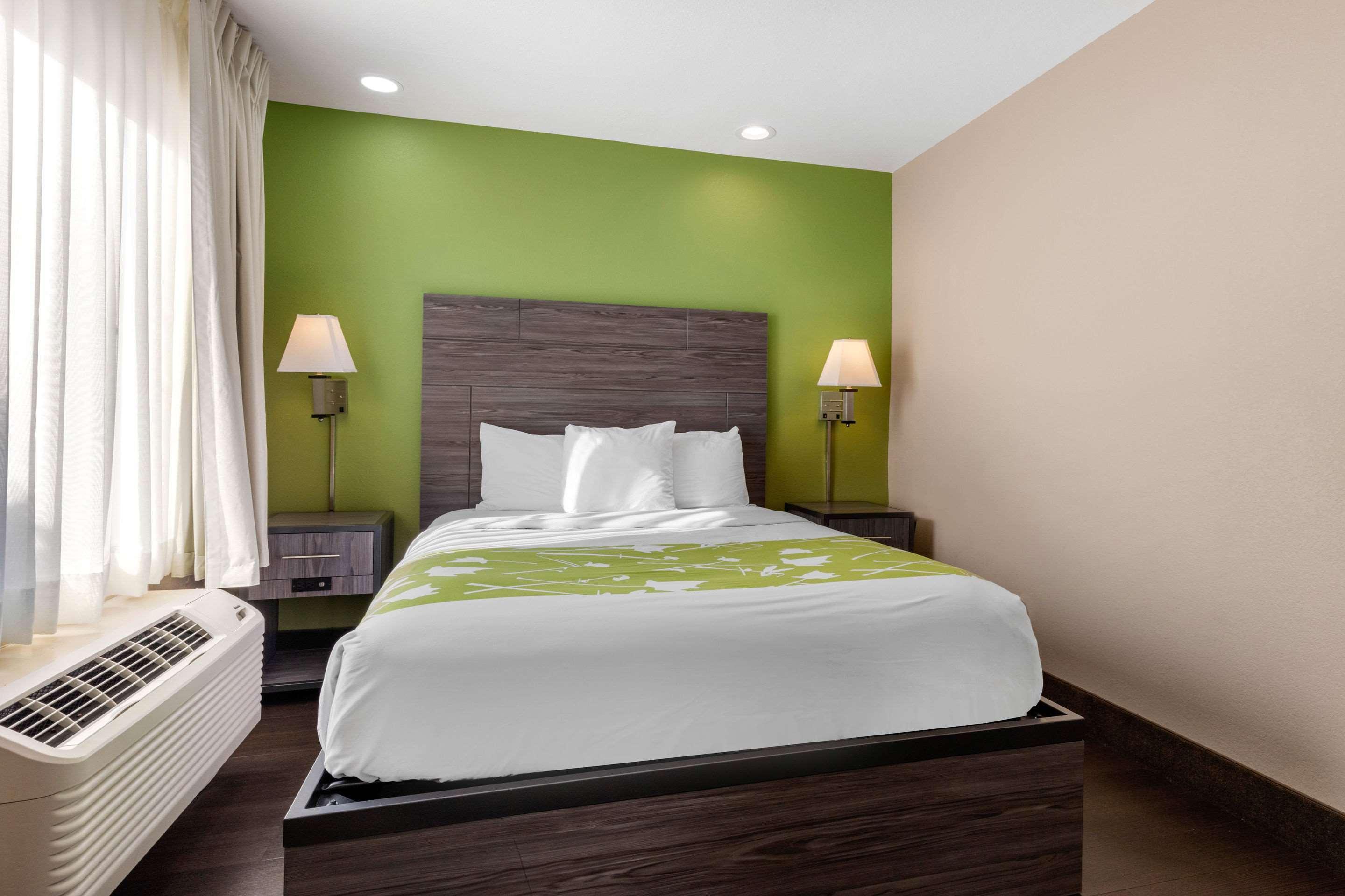 Inn Rodeway Near 2*